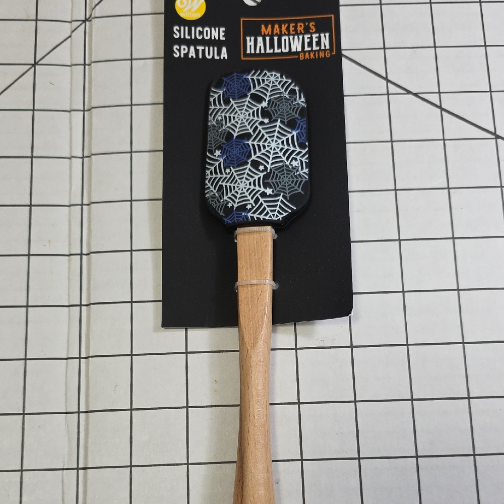 Maker's Halloween Spider‎ Web Silicone Spatula 11"